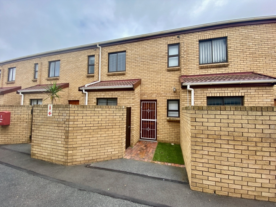 To Let 2 Bedroom Property for Rent in Sunningdale Western Cape